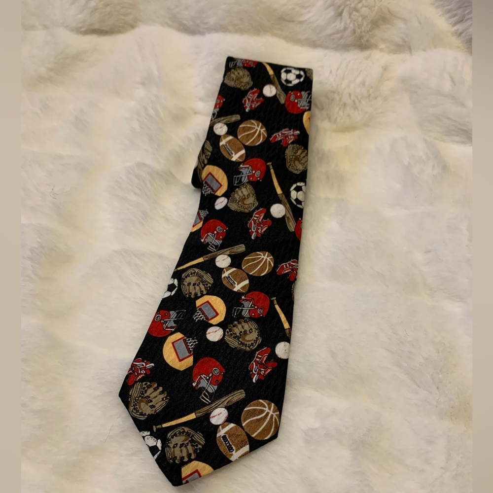 Vintage sports tie